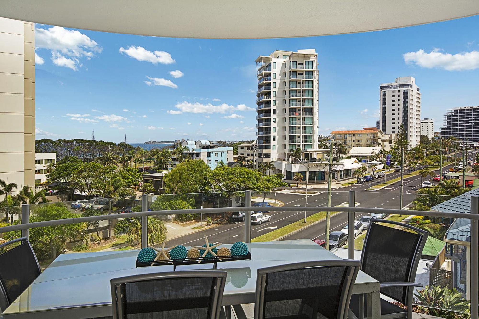 Aqua Vista Resort Maroochydore Room photo
