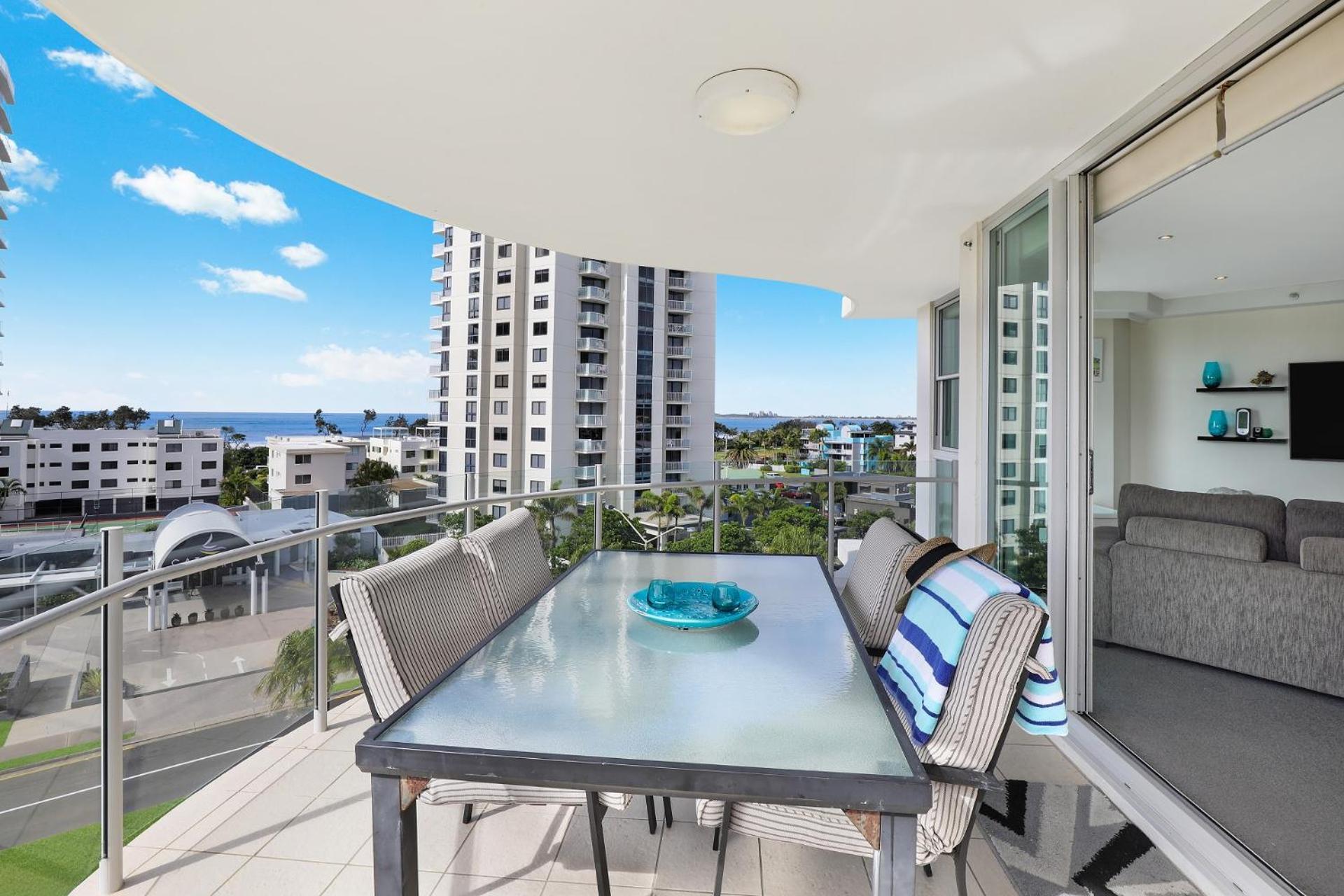 Aqua Vista Resort Maroochydore Room photo