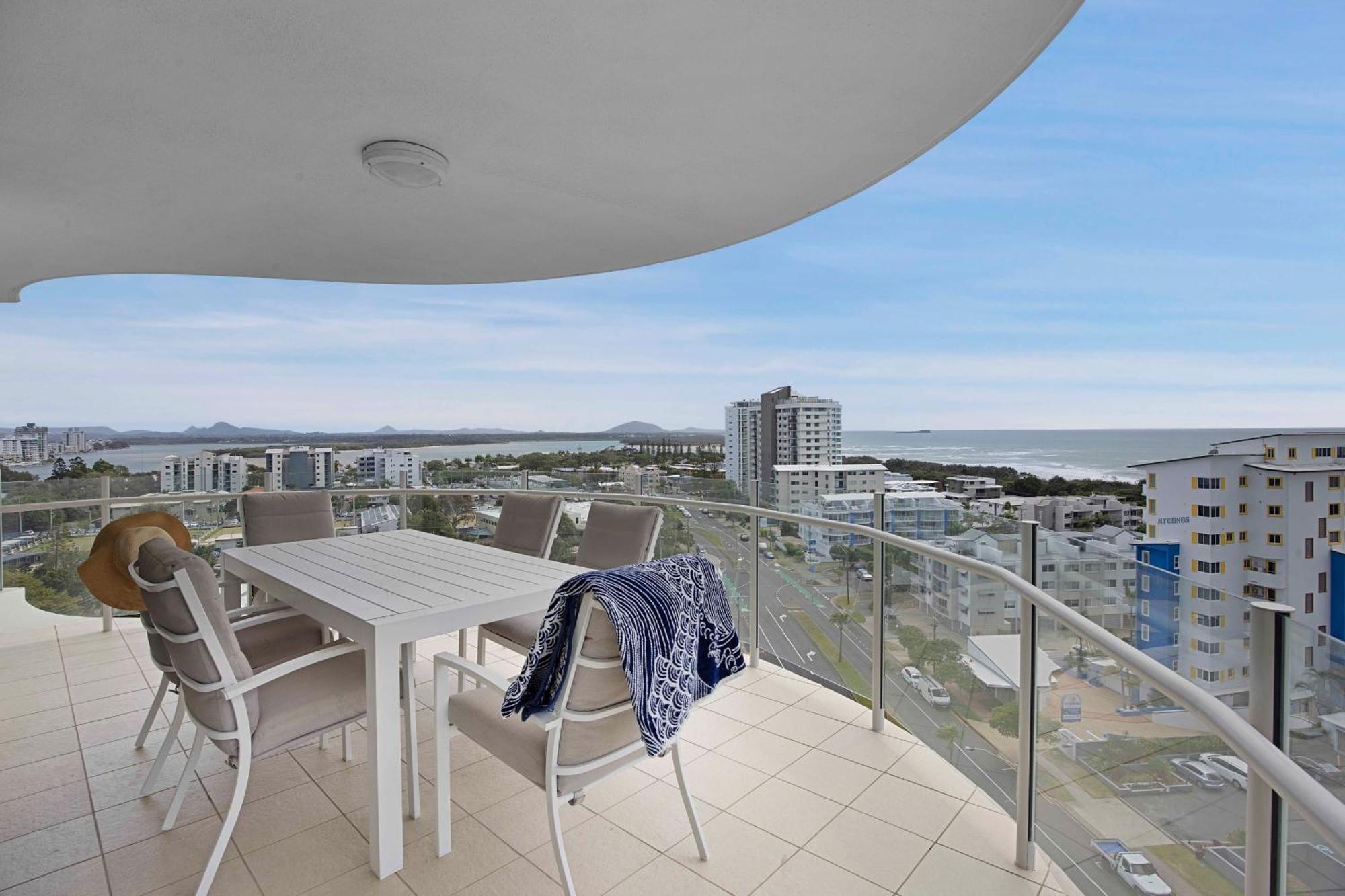 Aqua Vista Resort Maroochydore Room photo
