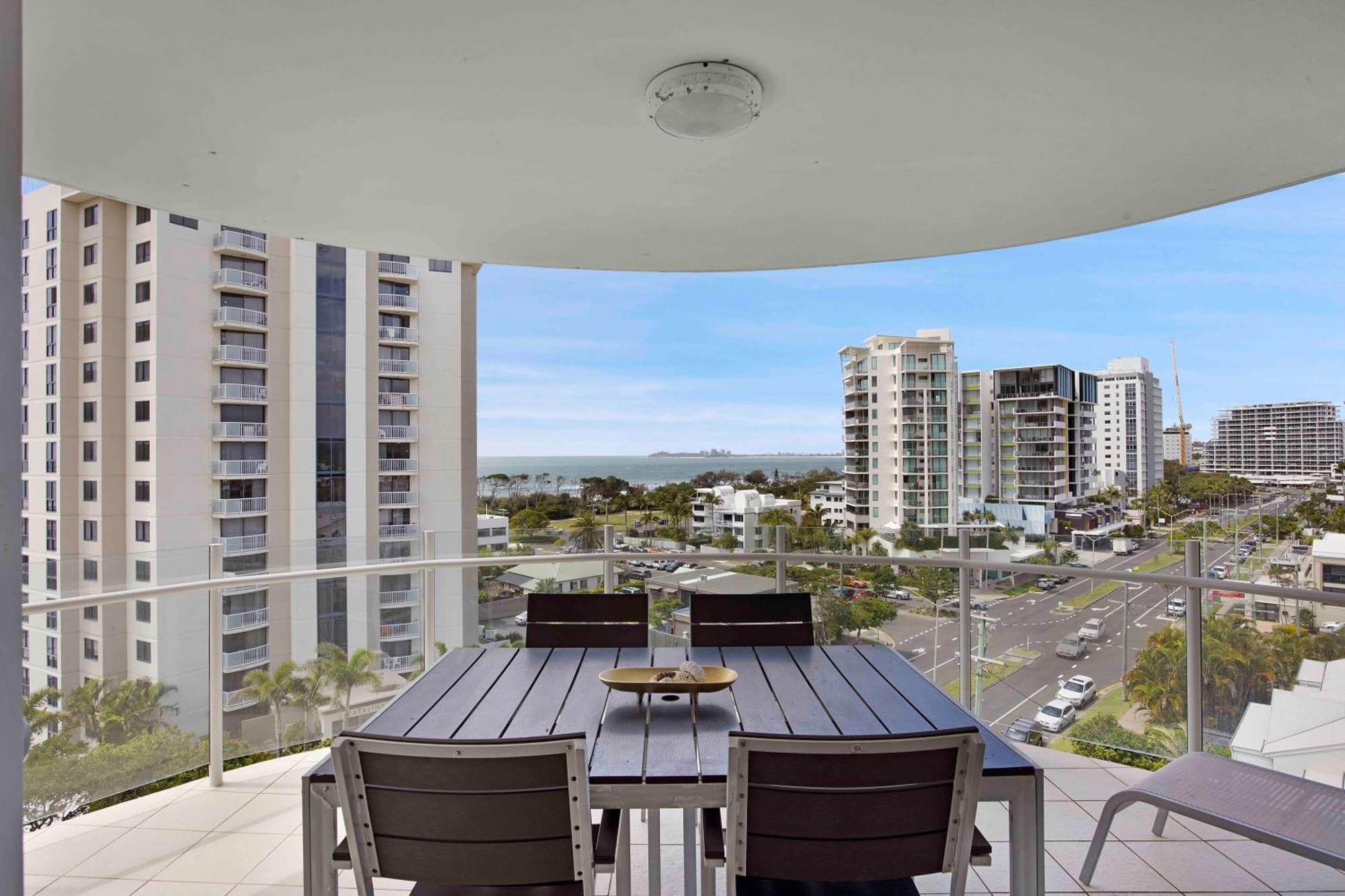 Aqua Vista Resort Maroochydore Room photo