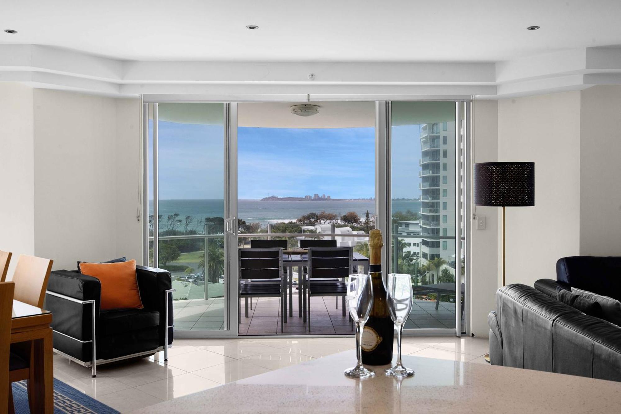Aqua Vista Resort Maroochydore Room photo